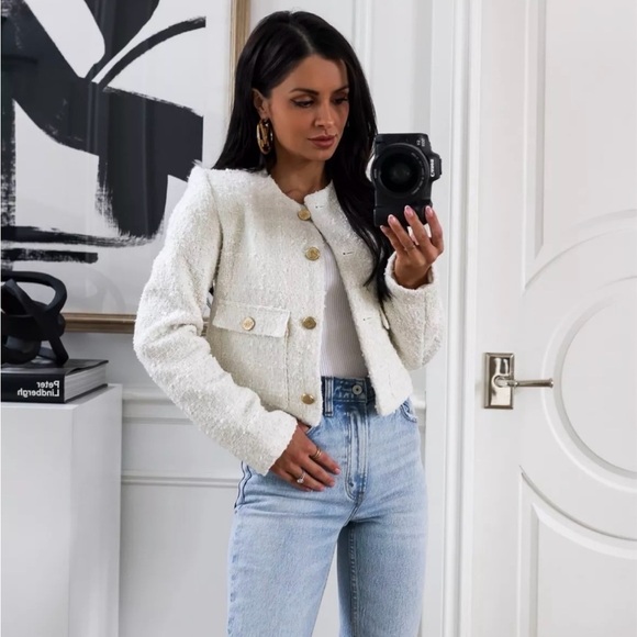 ABERCROMBIE & FITCH | COLLARLESS CROPPED TWEED JACKET IN WHITE LARGE - Picture 2 of 13